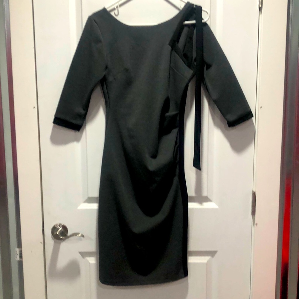 Three-quarter length sleeve gray dress